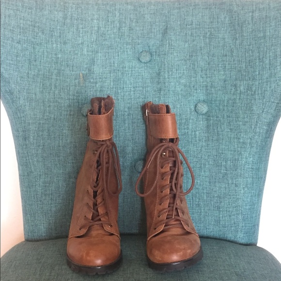 Women’s booties - Picture 3 of 3